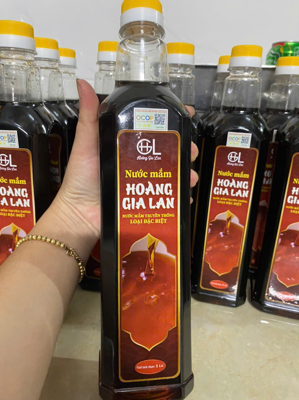 Nước mắm đặc biệt (1L)- Hoàng Gia Lan